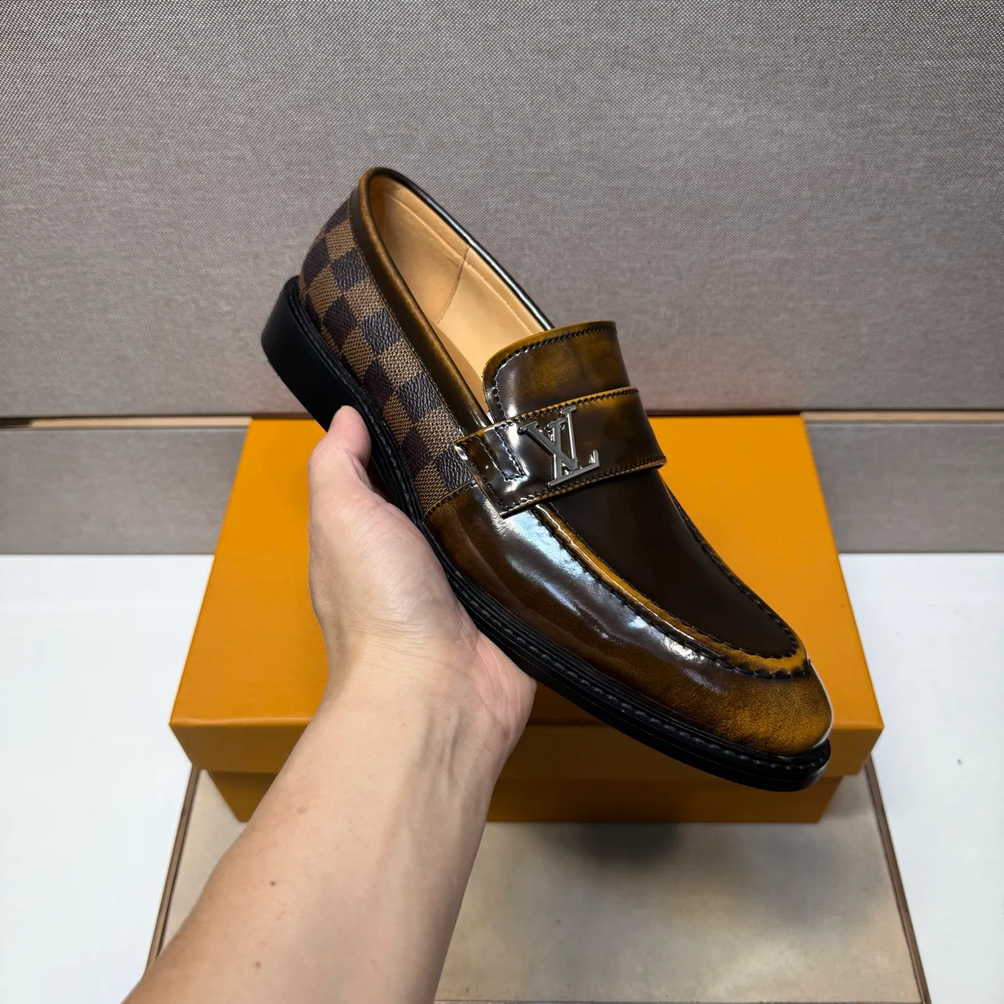 Men's men's shoes 💰pp462【LV～】Men's casual leather shoes 2025z cabinet sales simultaneously 🔶Size: 39-44#️⃣ 🔷2 colors🔜The upper is made of multi-material splicing➕Cow leather lining, comfortable and breathable, sole: original comfortable and wear-resistant outsole, ⚠️real thing📱photographed🎬real thing is better📢📢📢